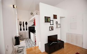 Get Lights And Books In A Flat